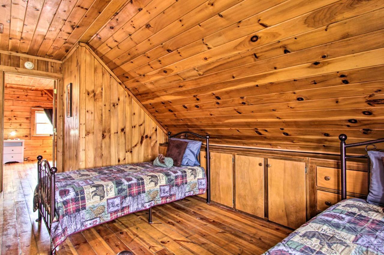 Rustic Cabin With Screened Deck 8 Mi To Dollywood Sevierville Bagian luar foto